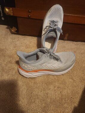 Hoka Clifton 8